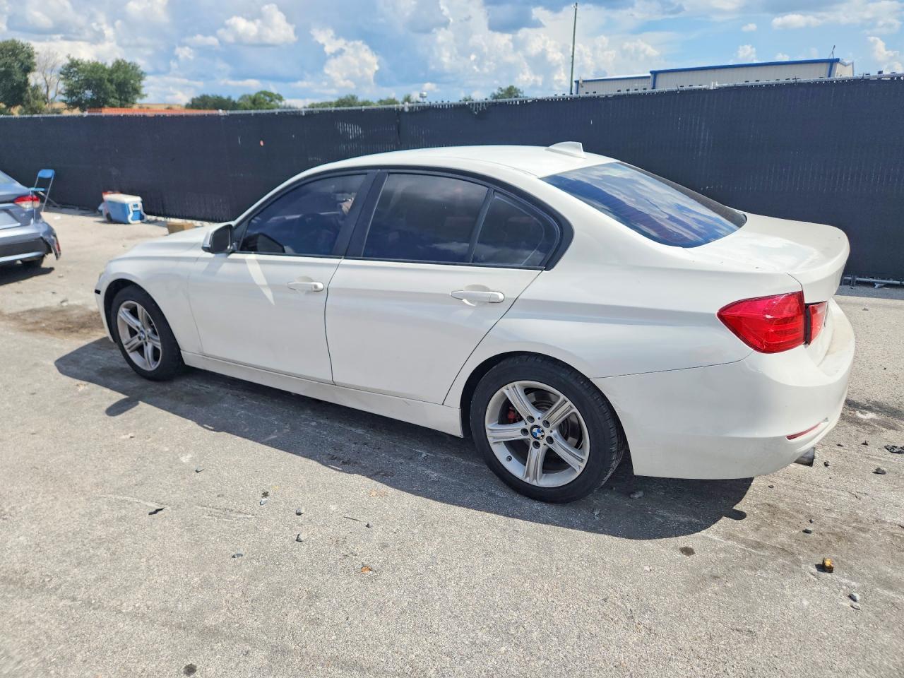 2015 BMW 320 I - zdjęcie 2