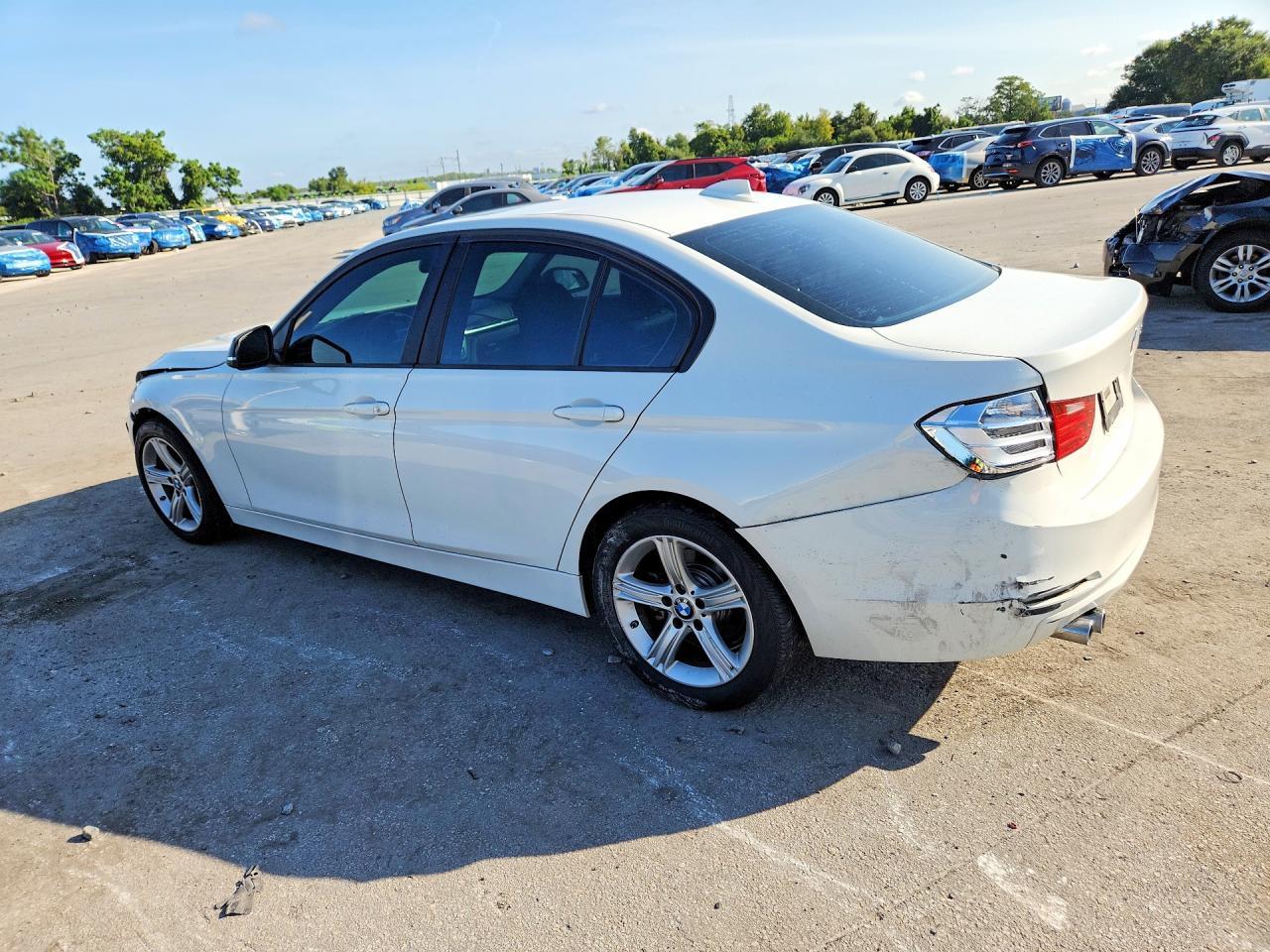 2015 BMW 328 I - zdjęcie 2
