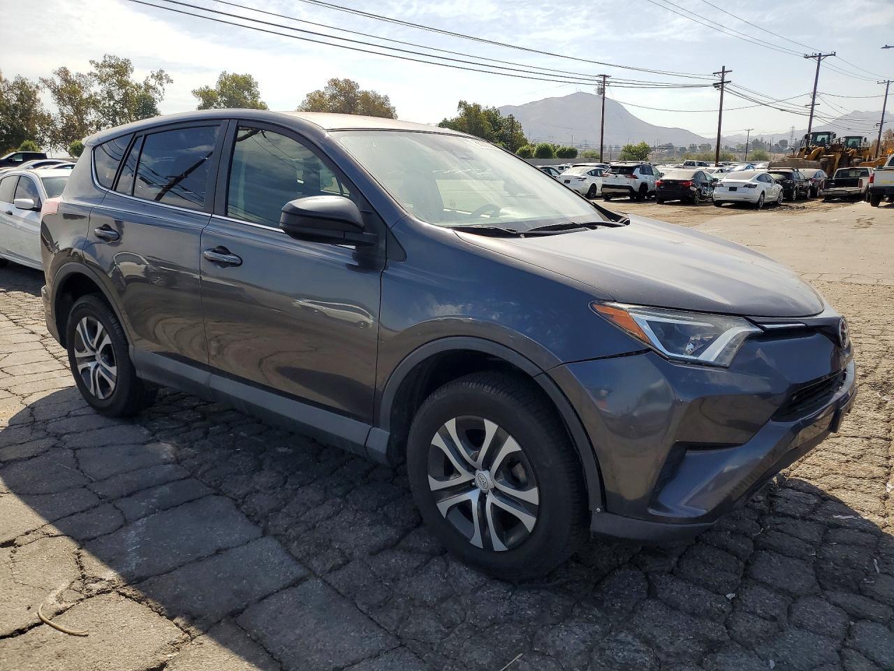 2018 Toyota Rav4 - zdjęcie 4