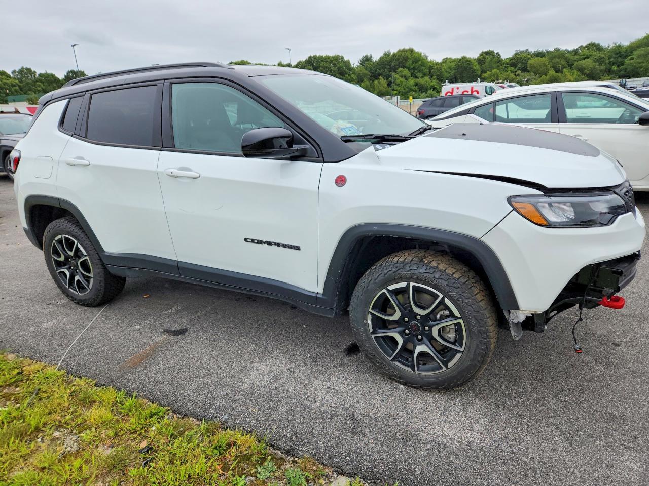 2025 Jeep Compass Trailhawk - zdjęcie 4