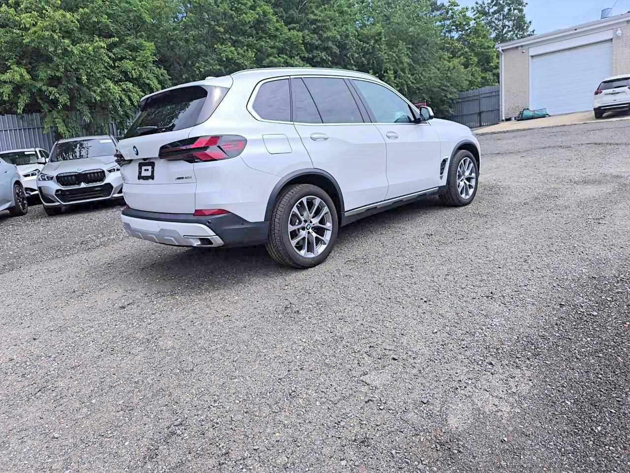 2026 BMW X5 xDrive40I - zdjęcie 4