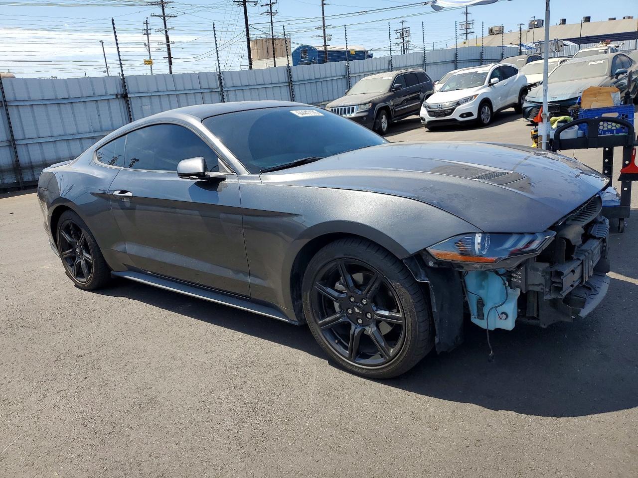 2019 Ford Mustang - zdjęcie 4