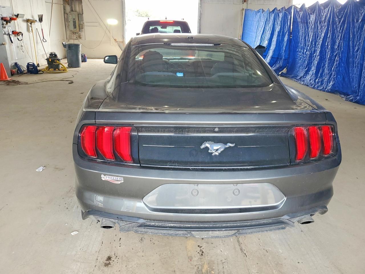 2020 Ford Mustang - zdjęcie 6