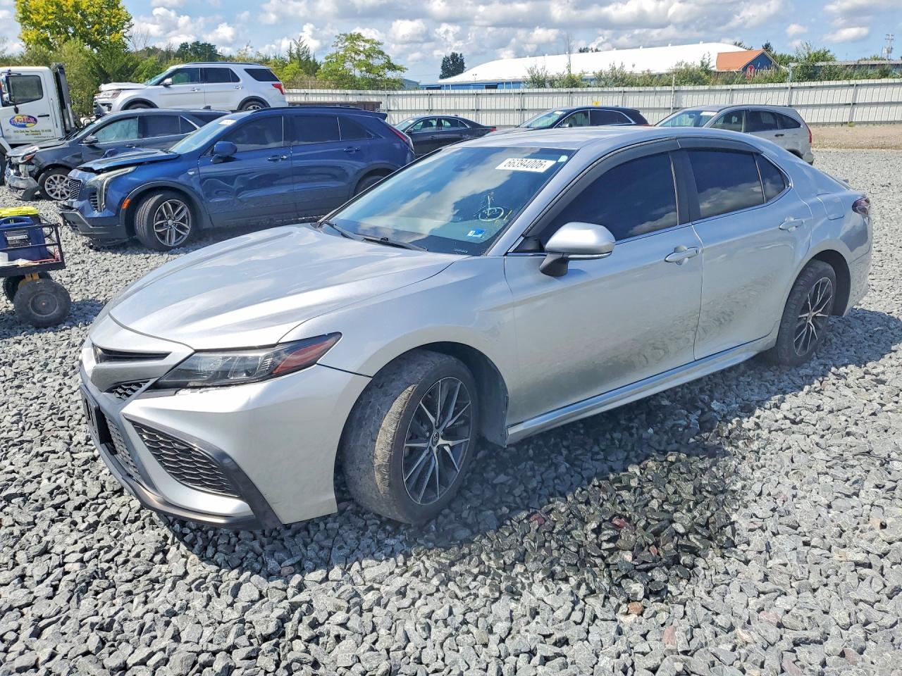 2022 Toyota Camry Se - zdjęcie główne