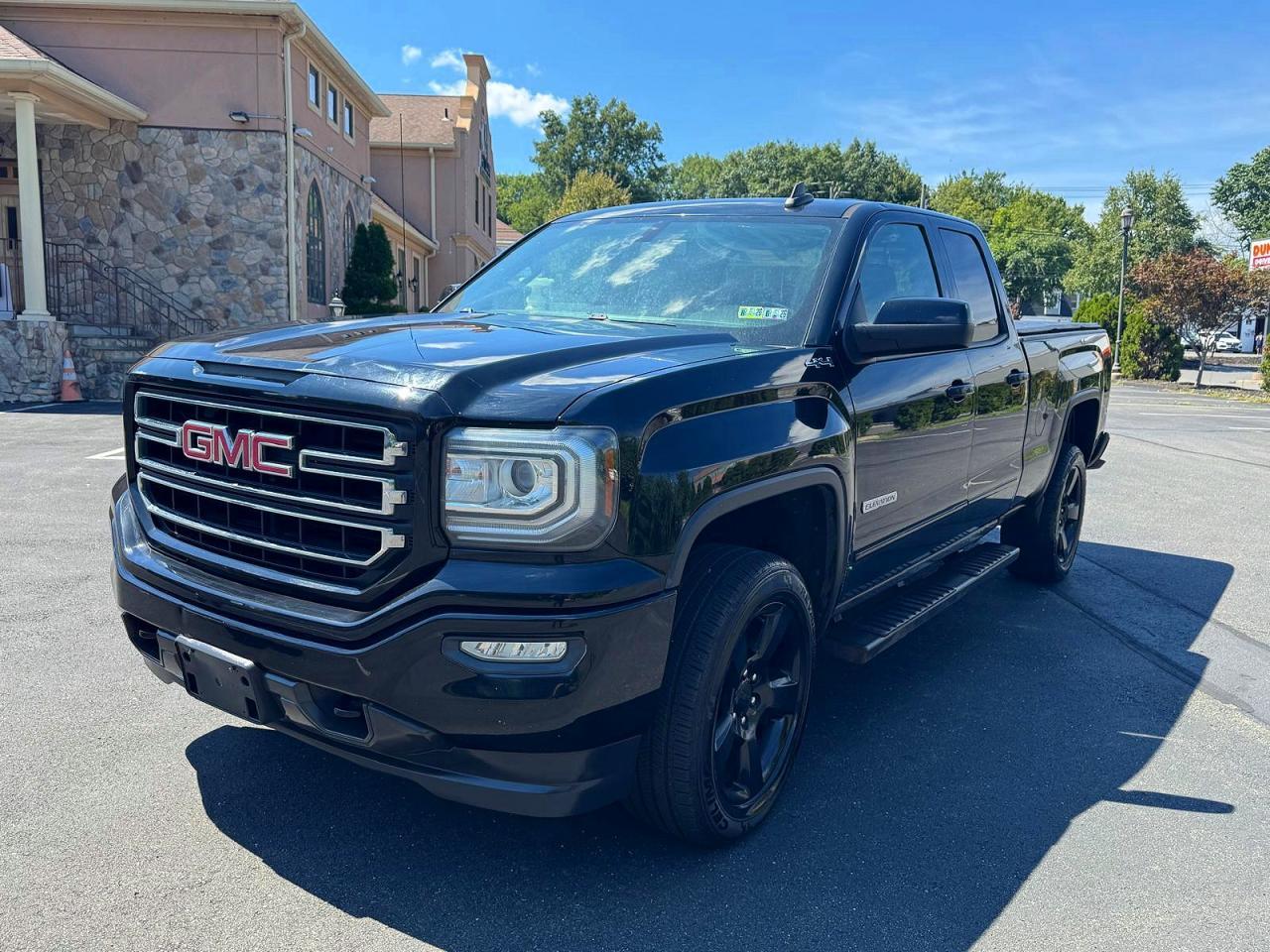 2017 GMC Sierra K1500 - zdjęcie główne