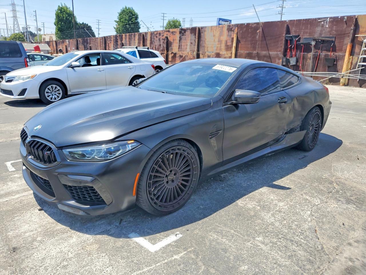 2024 BMW M8 - zdjęcie główne