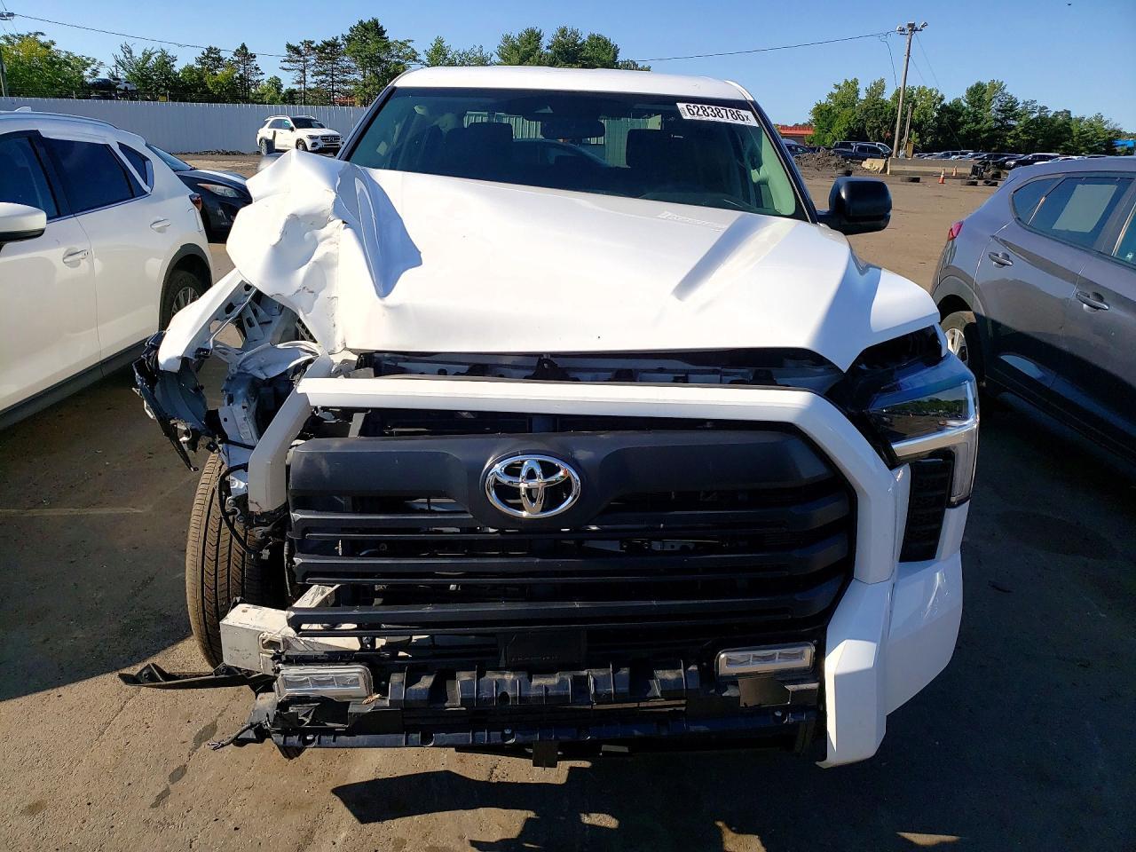 2024 Toyota Tundra Sr5 - zdjęcie 5