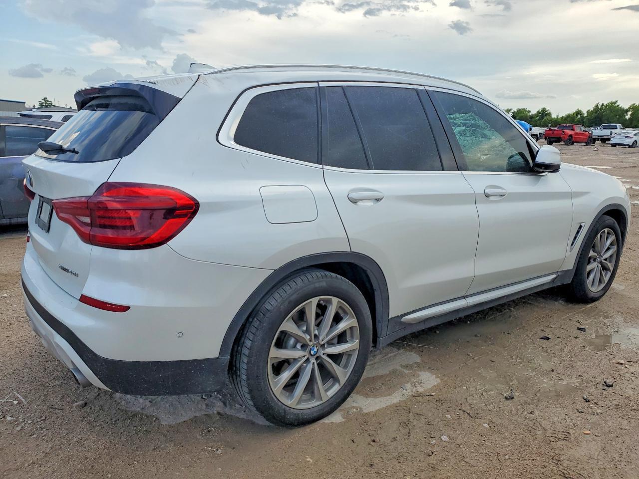 2019 BMW X3 Sdrive30I - zdjęcie 3