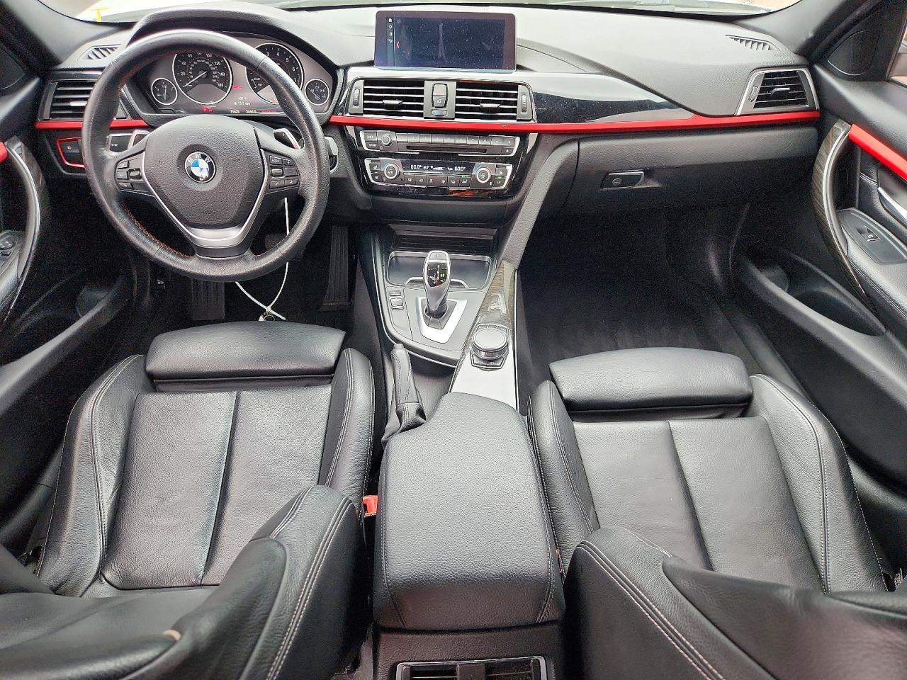 2018 BMW Seria 3 330i - zdjęcie 8