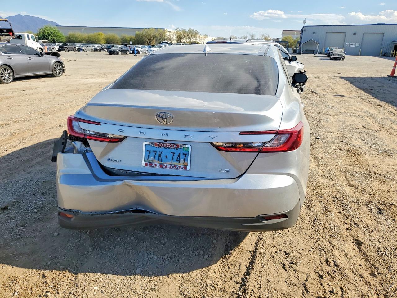 2026 Toyota Camry Le - zdjęcie 6