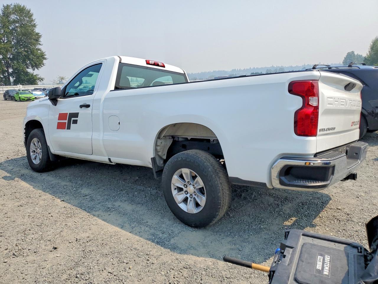 2021 Chevrolet Silverado C1500 - zdjęcie 2