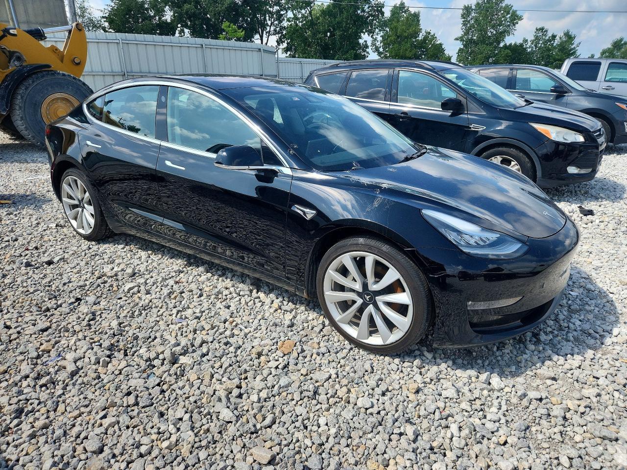 2018 Tesla Model 3 - zdjęcie 4
