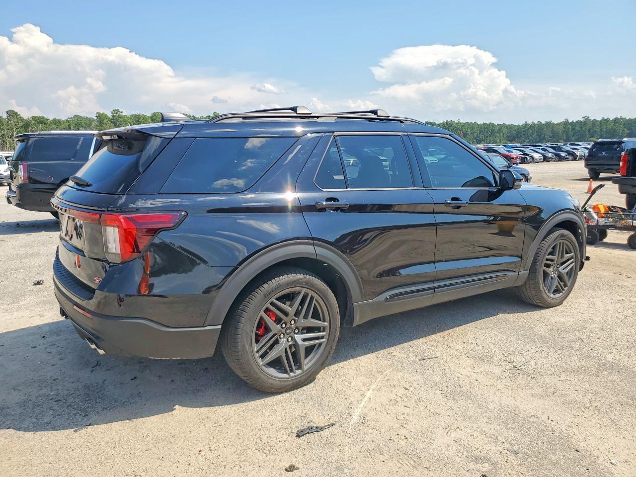 2025 Ford Explorer St - zdjęcie 3