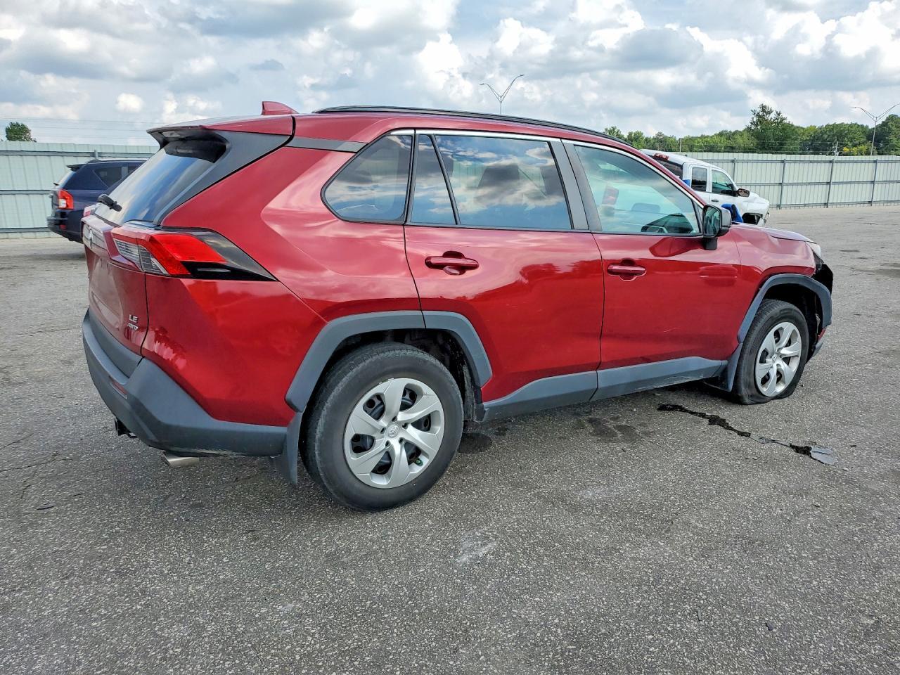 2019 Toyota Rav4 Le - zdjęcie 3