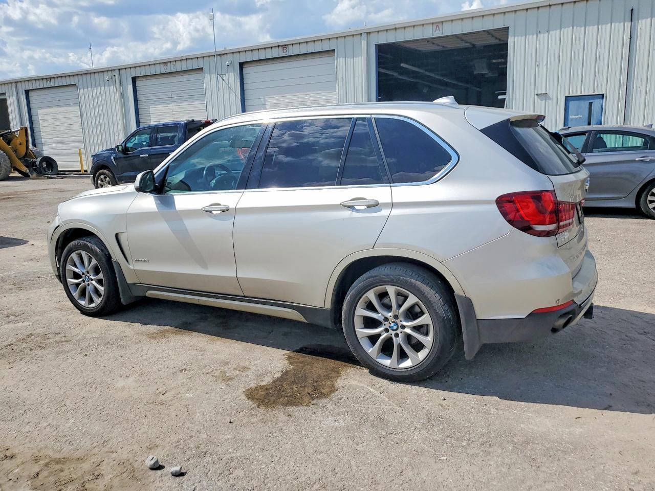 2015 BMW X5 xDrive35I - zdjęcie 2