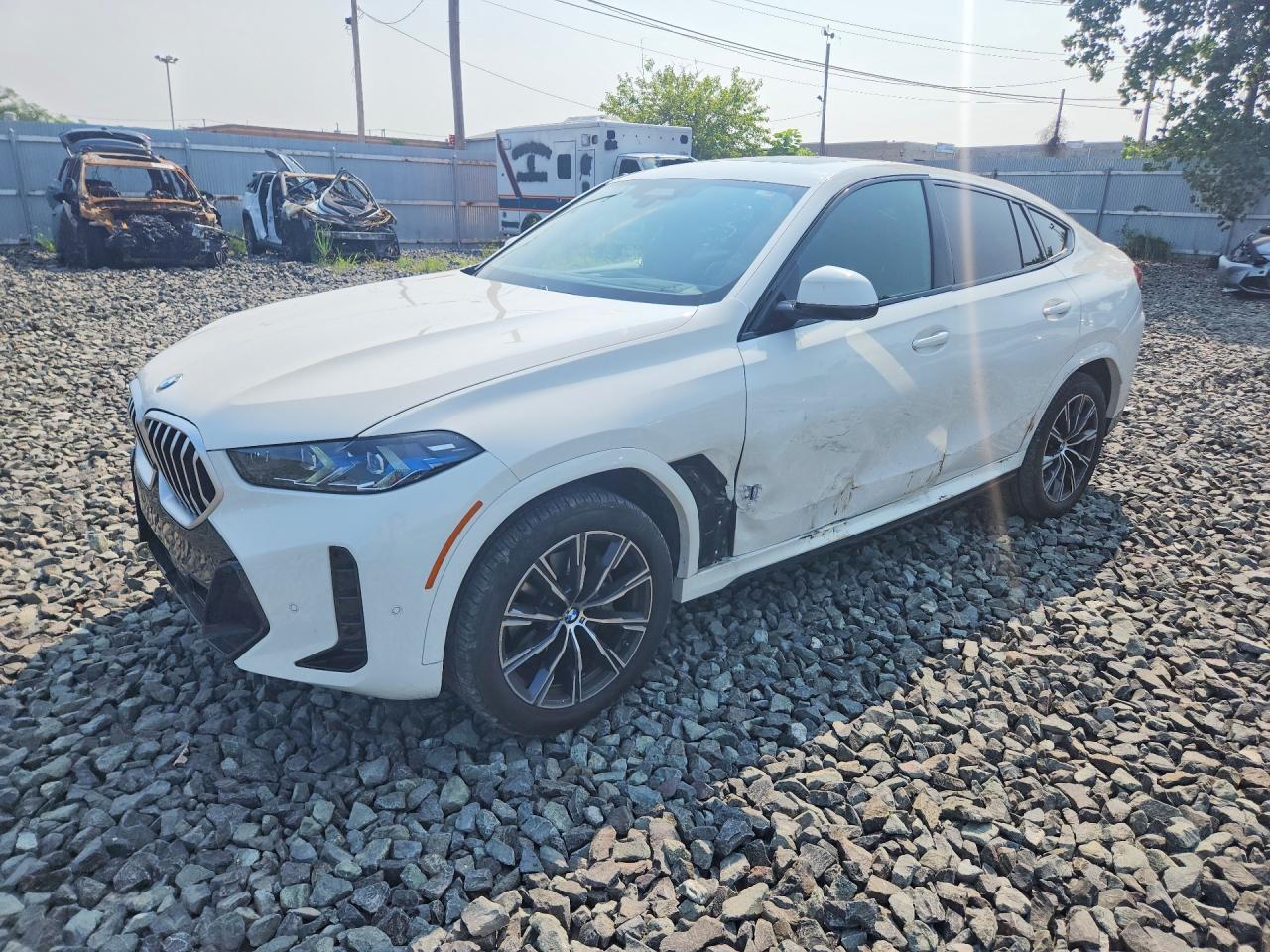 2026 BMW X6 xDrive4 - zdjęcie główne