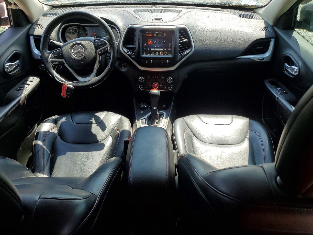 2015 Jeep Cherokee Trailhawk - zdjęcie 8