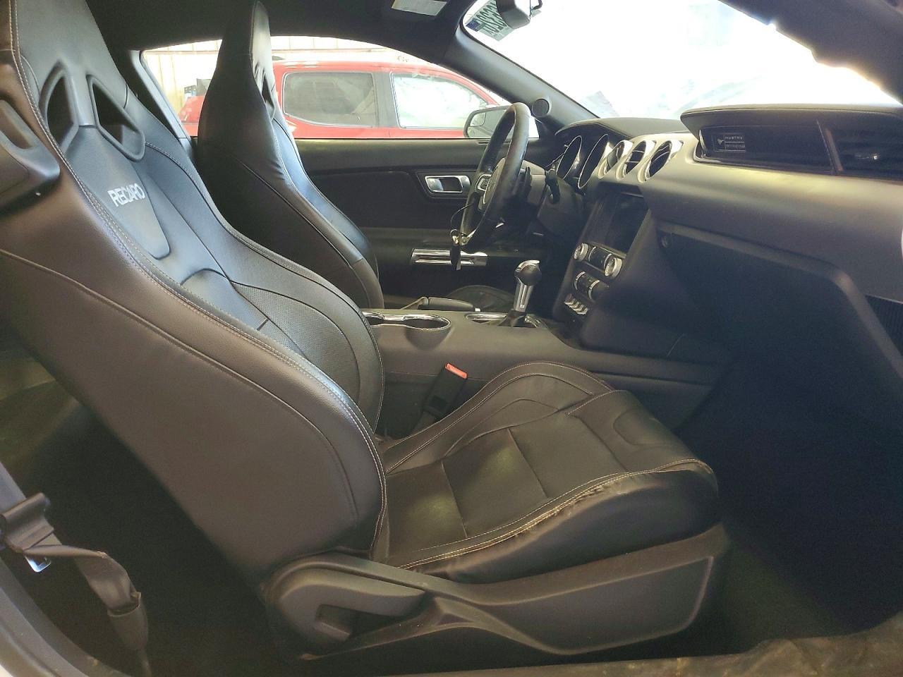 2020 Ford Mustang Gt - zdjęcie 7