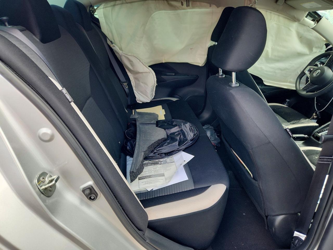 2022 Nissan Versa Sv - zdjęcie 11