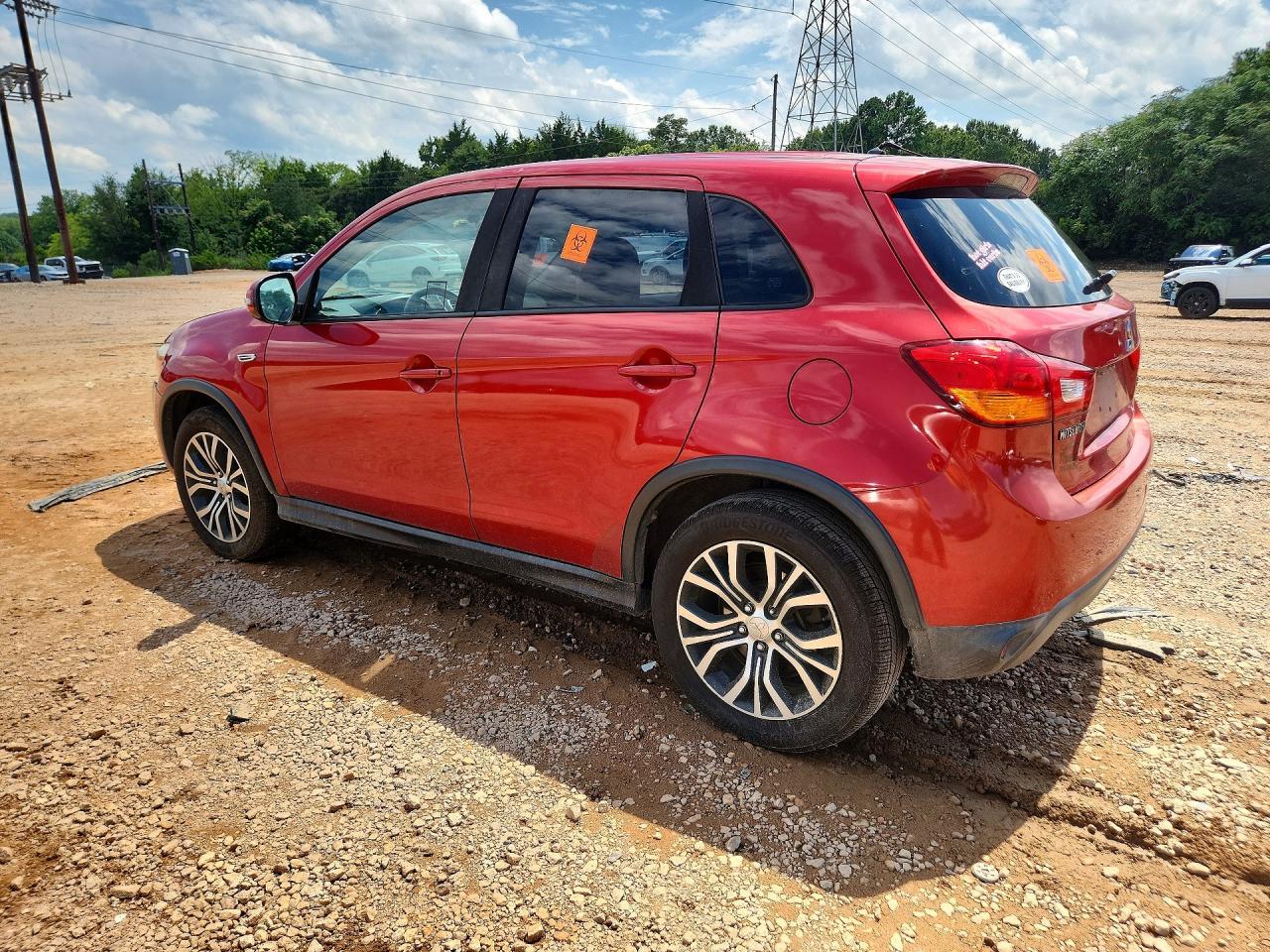 2016 Mitsubishi Outlander Sport Es - zdjęcie 2