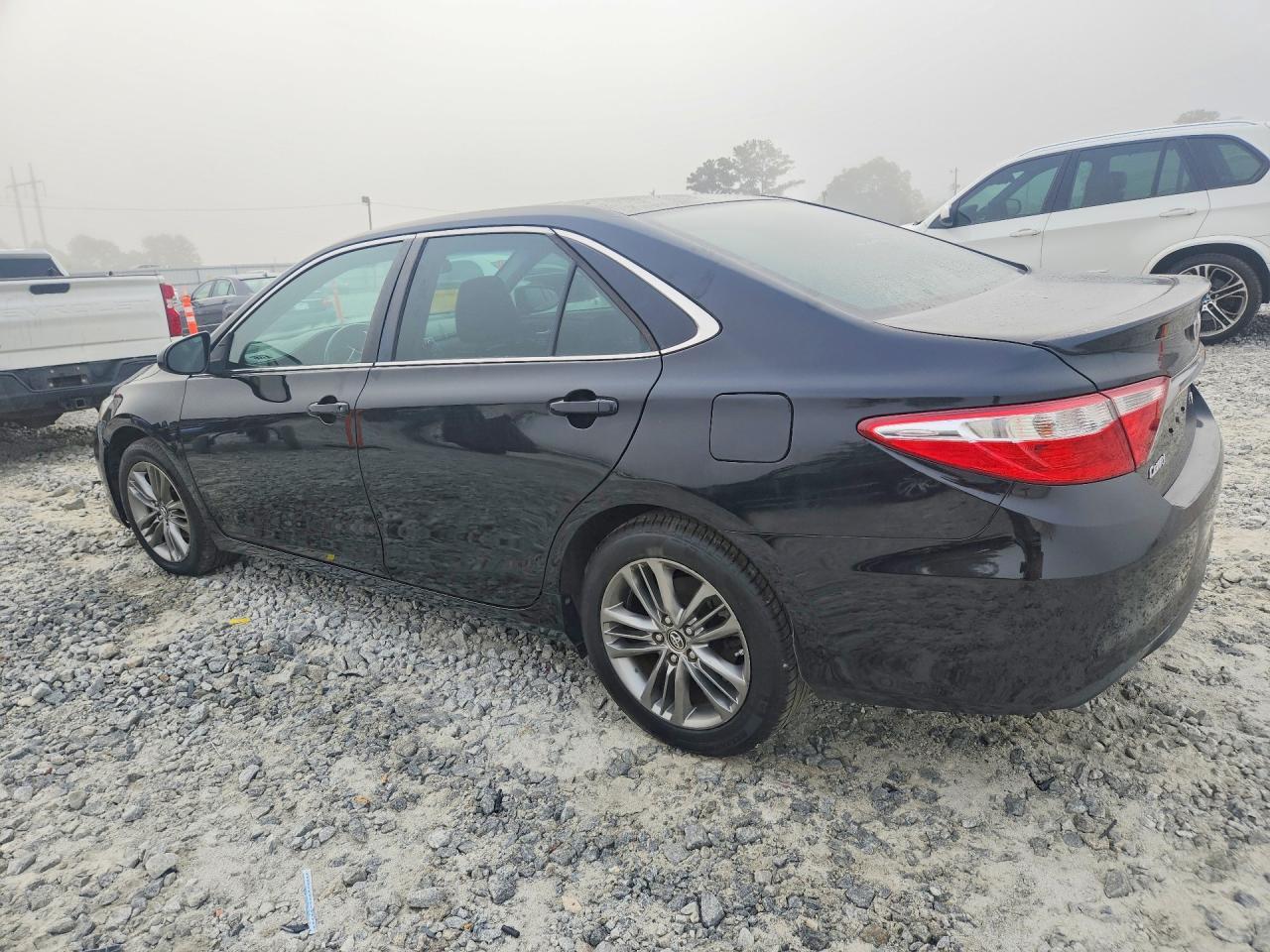 2016 Toyota Camry Se - zdjęcie 2