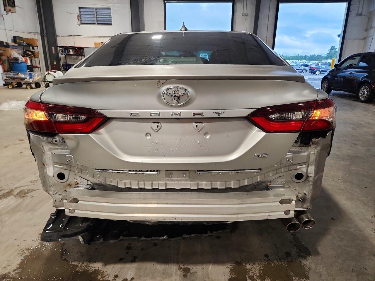 2021 Toyota Camry Se - zdjęcie 6