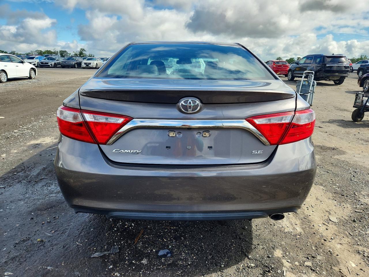 2017 Toyota Camry Se - zdjęcie 6