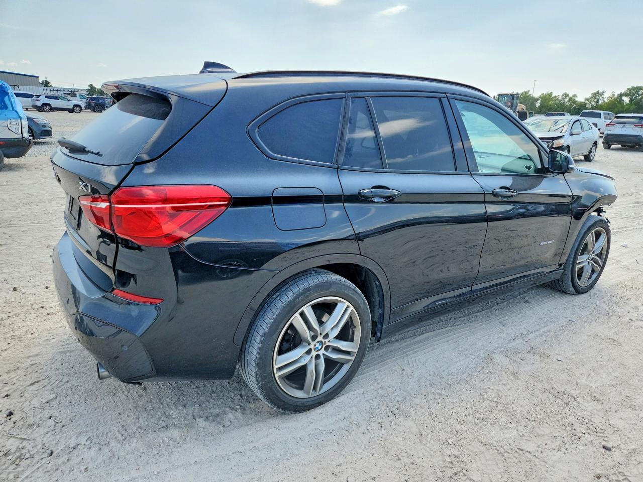 2017 BMW X1 Sdrive28I - zdjęcie 3