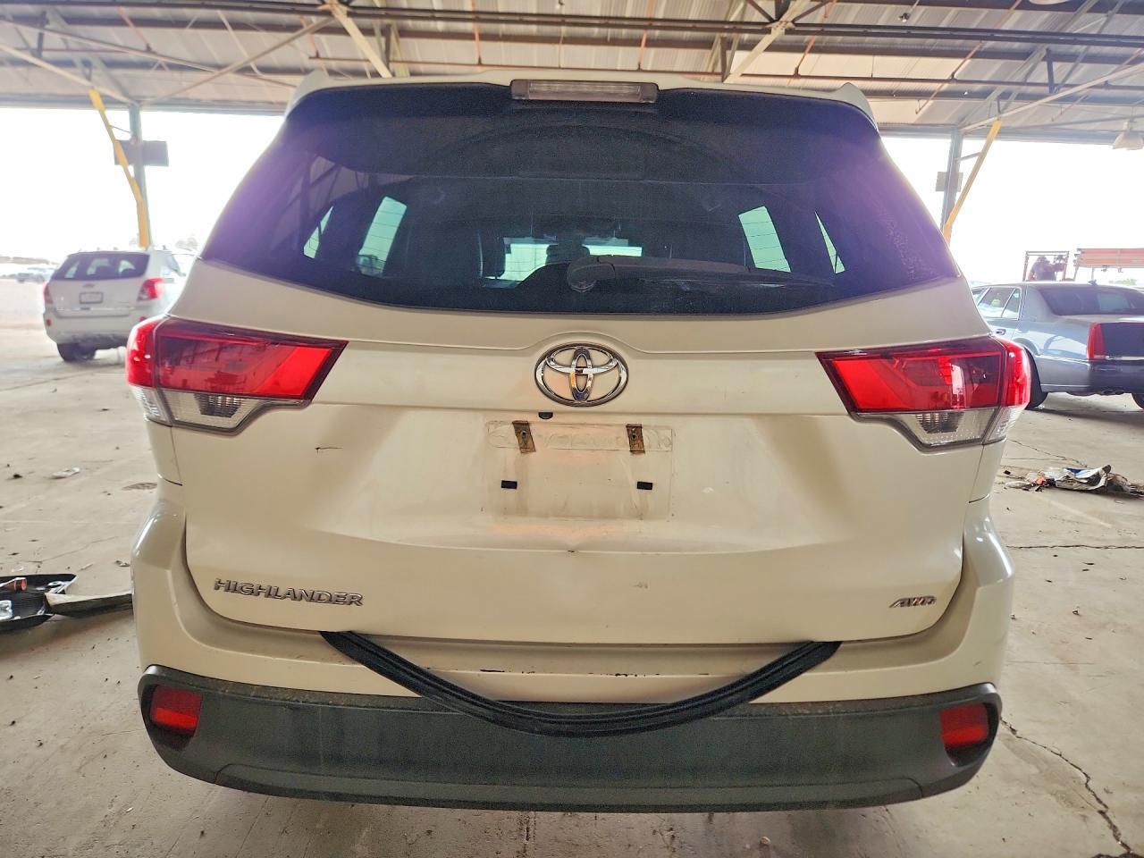 2019 Toyota Highlander Le - zdjęcie 6