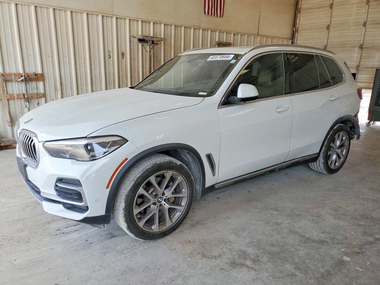 2022 BMW X5 xDrive40I - zdjęcie główne
