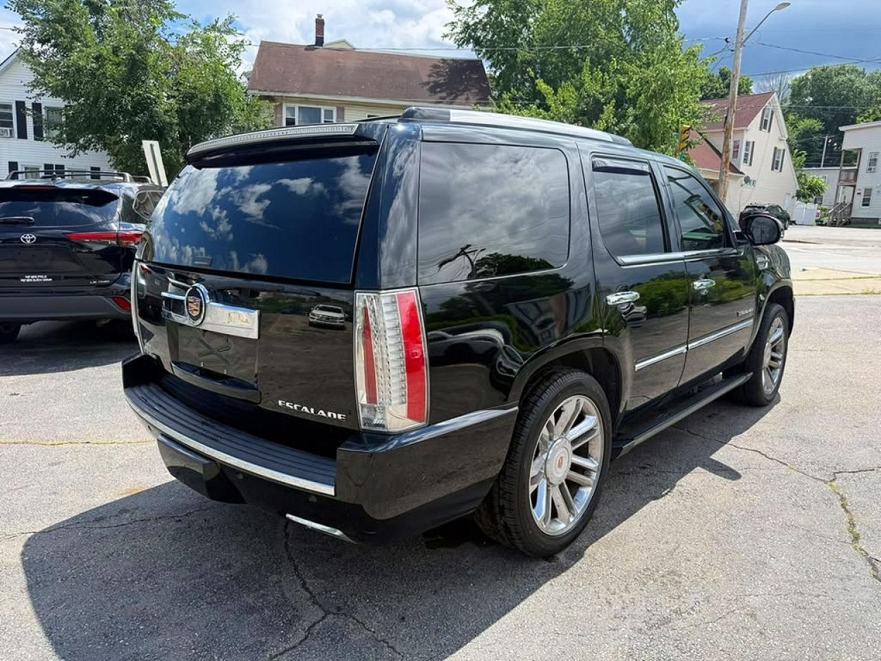 2014 Cadillac Escalade Platinum - zdjęcie 3