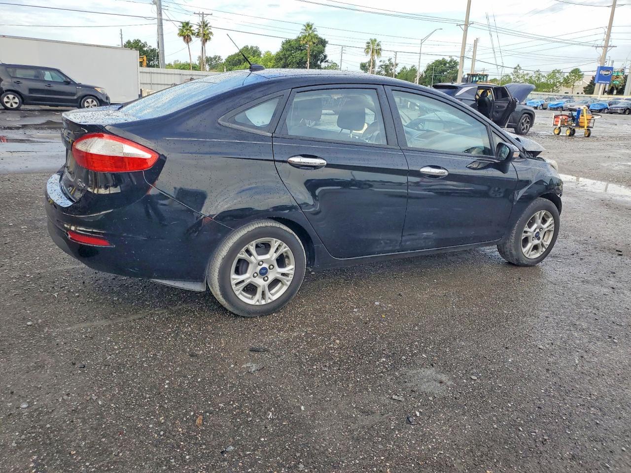 2016 Ford Fiesta Se - zdjęcie 3