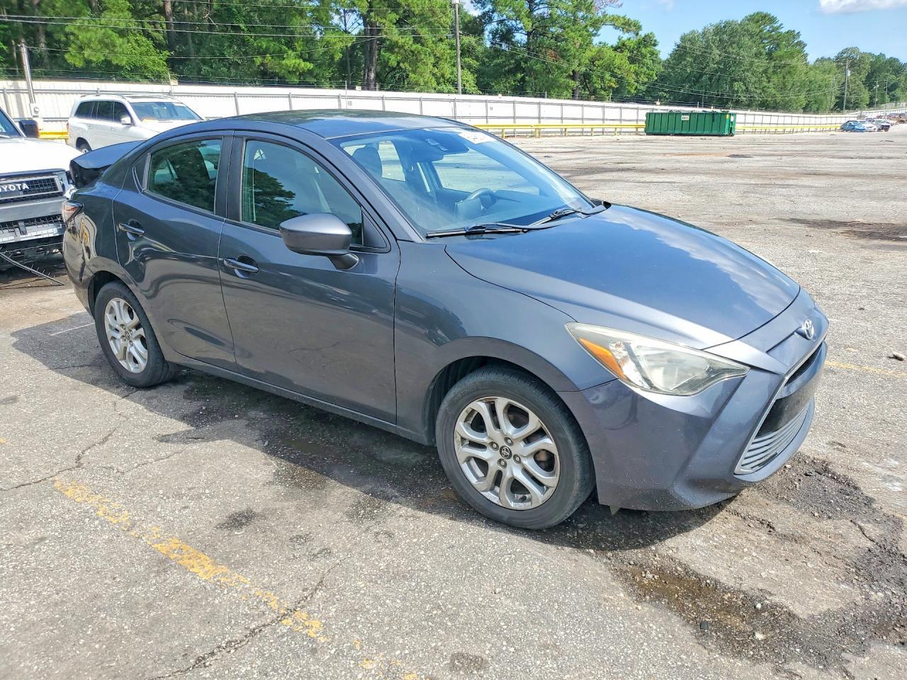 2017 Toyota Yaris Ia Base - zdjęcie 4