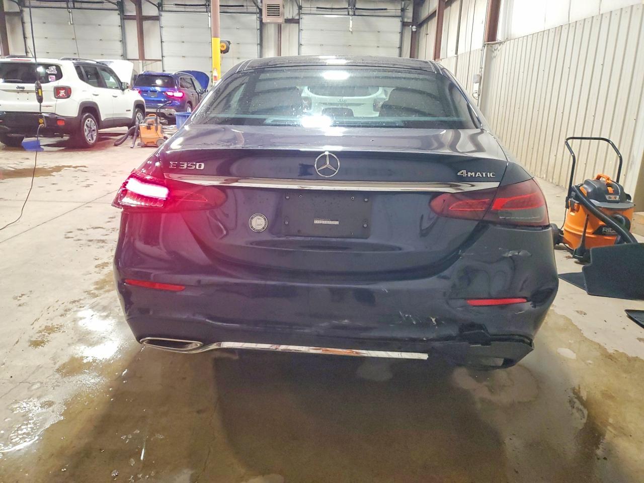2023 Mercedes-Benz E 350 4Matic - zdjęcie 6