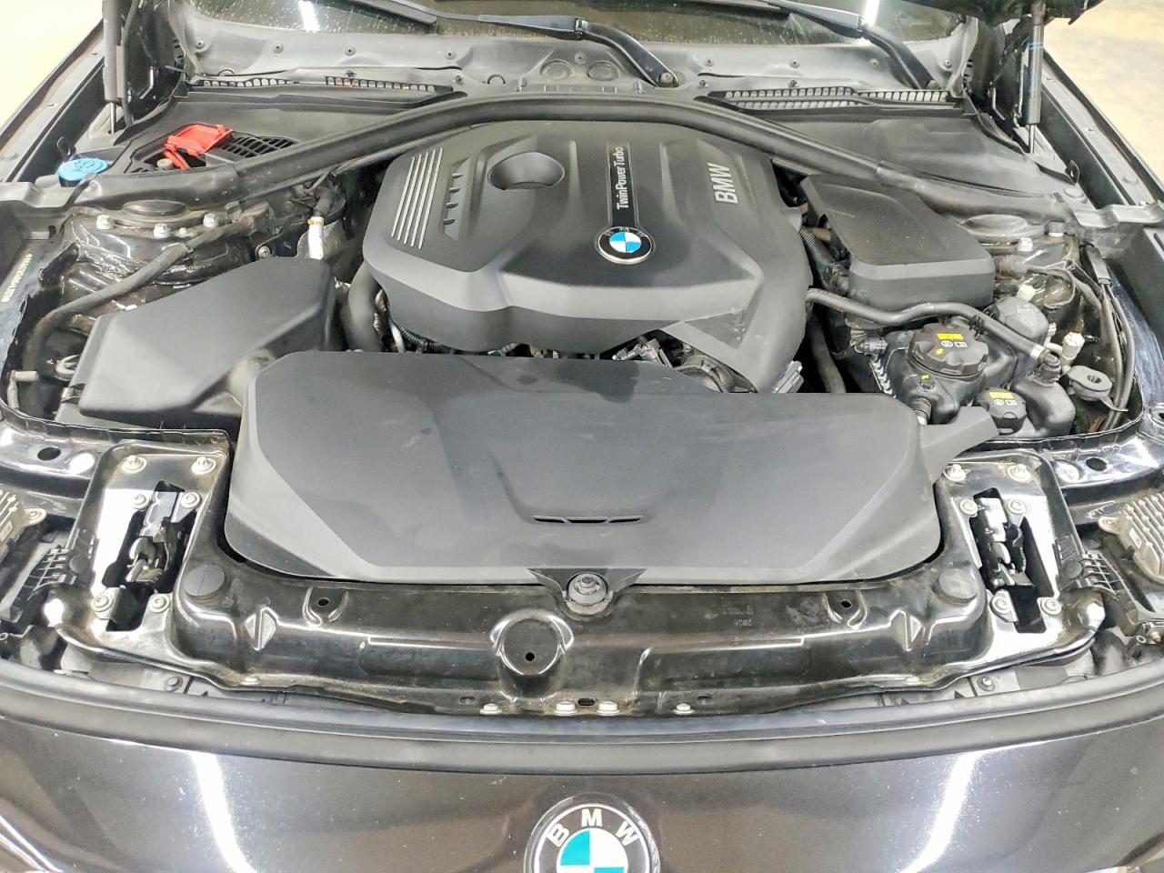 2017 BMW Seria 3 330i - zdjęcie 11