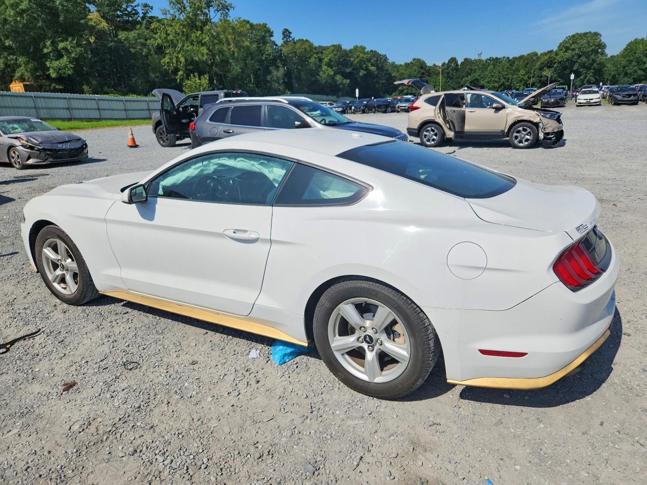 2019 Ford Mustang - zdjęcie 2