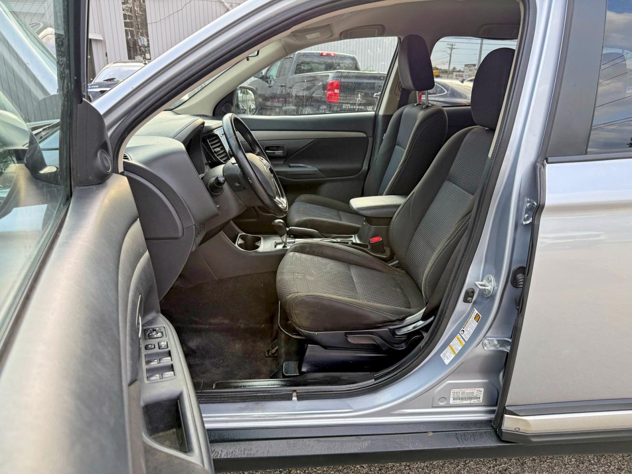 2016 Mitsubishi Outlander Se - zdjęcie 12