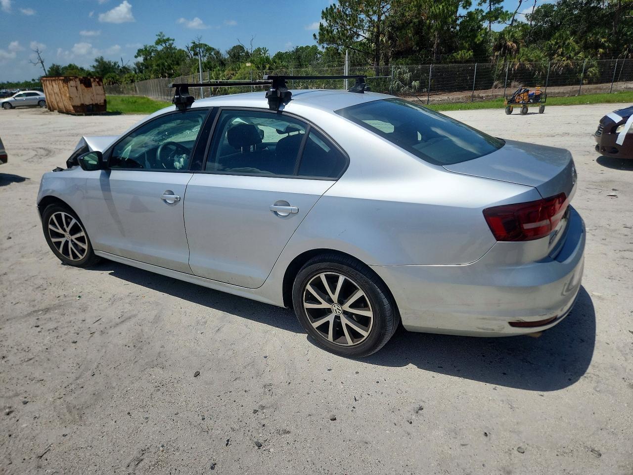 2016 Volkswagen Jetta Se - zdjęcie 2