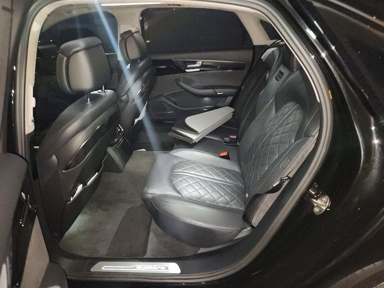 2018 Audi A8 L Quattro - zdjęcie 10