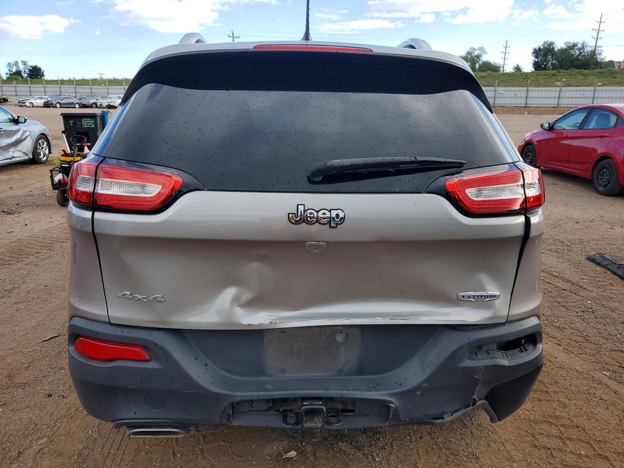 2015 Jeep Cherokee Latitude - zdjęcie 6