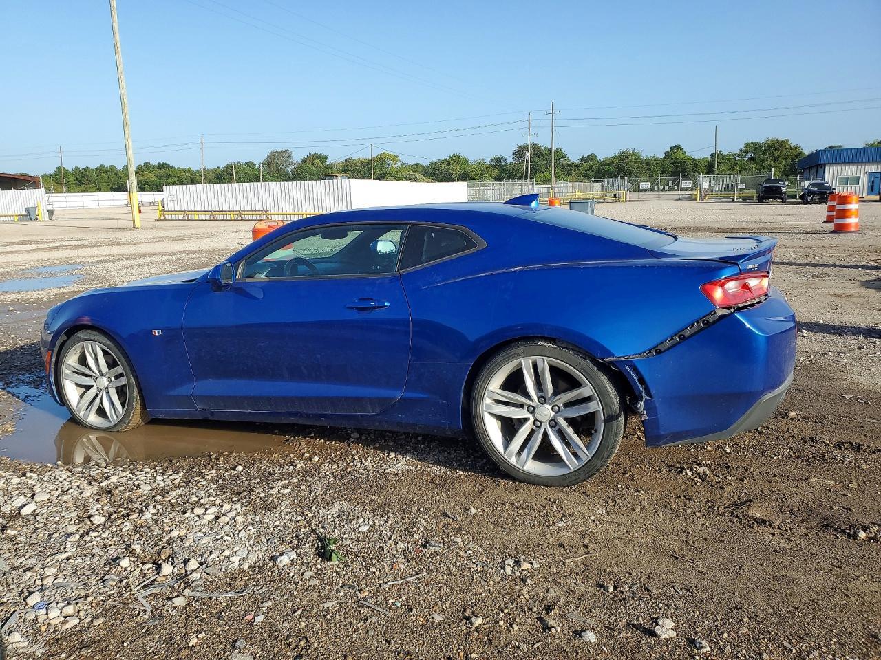 2018 Chevrolet Camaro - zdjęcie 2