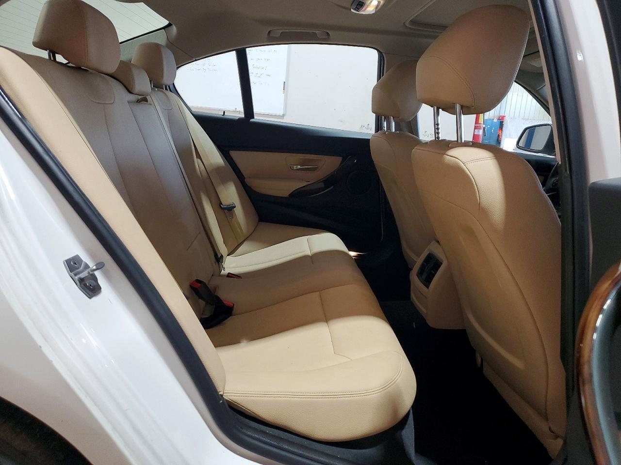 2017 BMW Seria 3 320i - zdjęcie 10