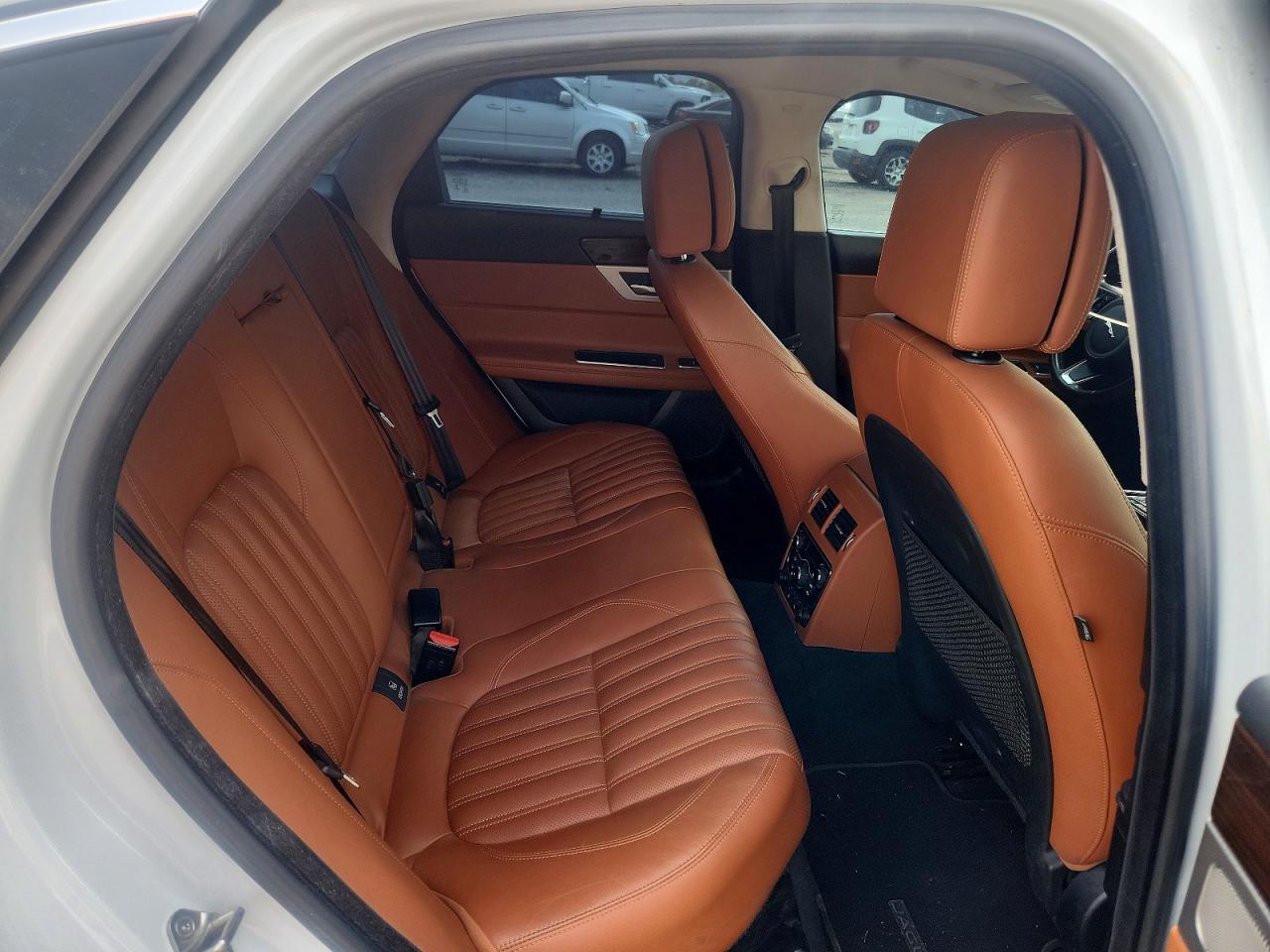 2018 Jaguar Xf Portfolio Le - zdjęcie 10