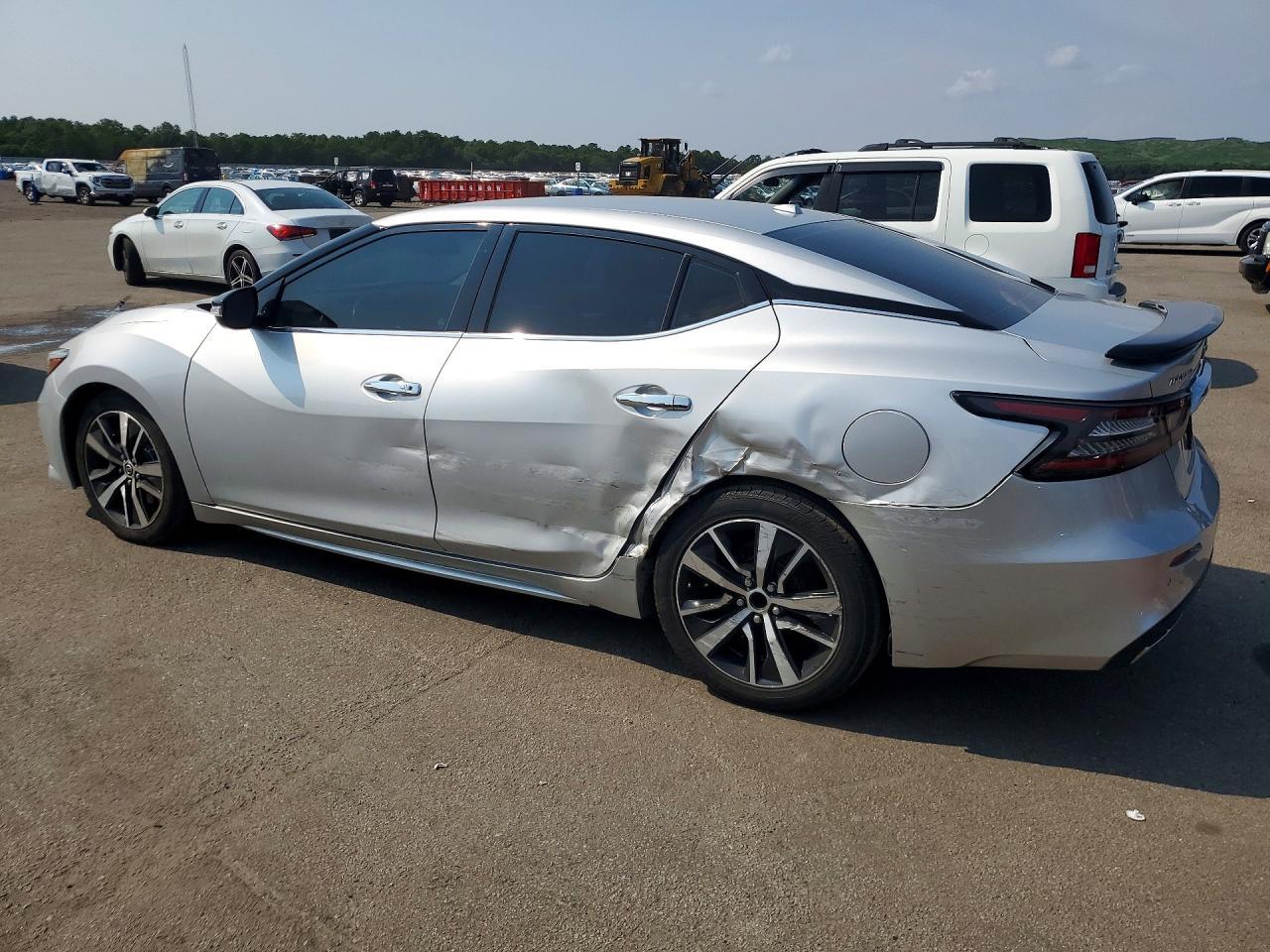 2021 Nissan Maxima Sv - zdjęcie 2