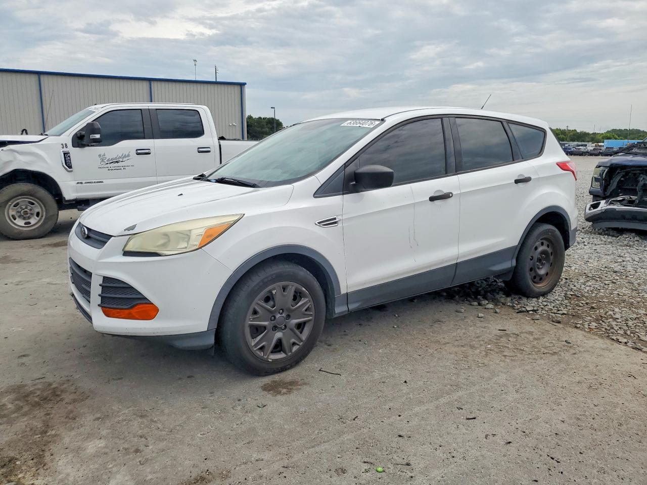 2016 Ford Escape S - zdjęcie główne