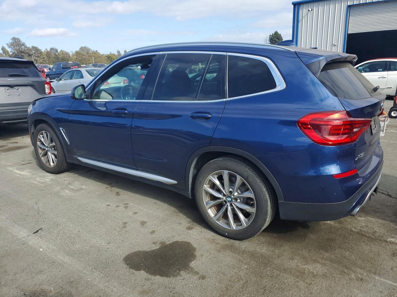 2018 BMW X3 xDrive30I - zdjęcie 2
