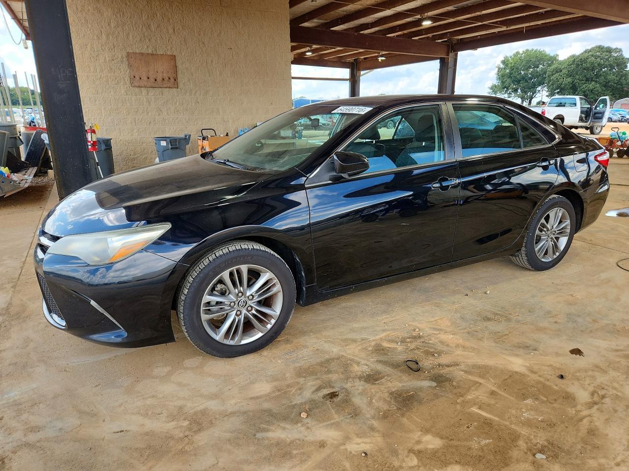 2015 Toyota Camry Se - zdjęcie główne