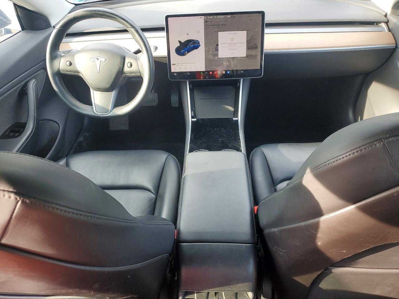2019 Tesla Model 3 - zdjęcie 8
