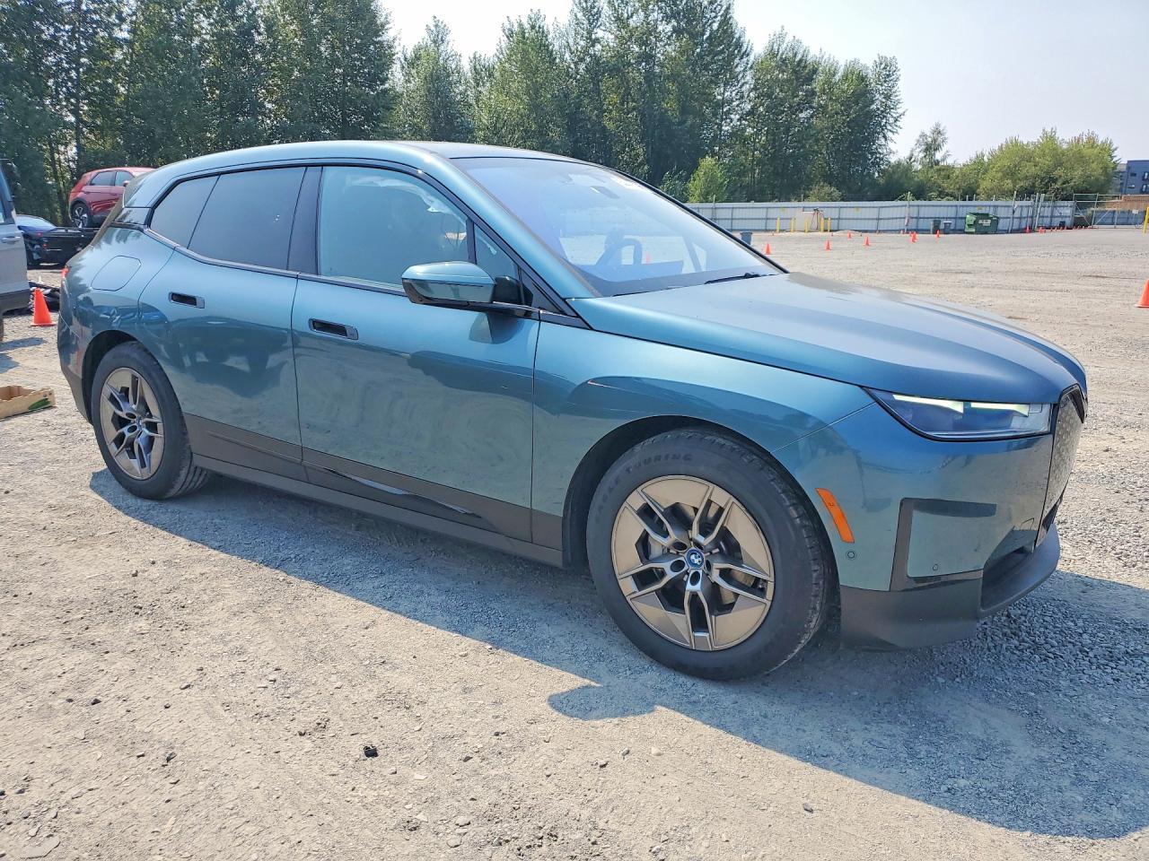 2023 BMW Ix xDrive50 - zdjęcie 4