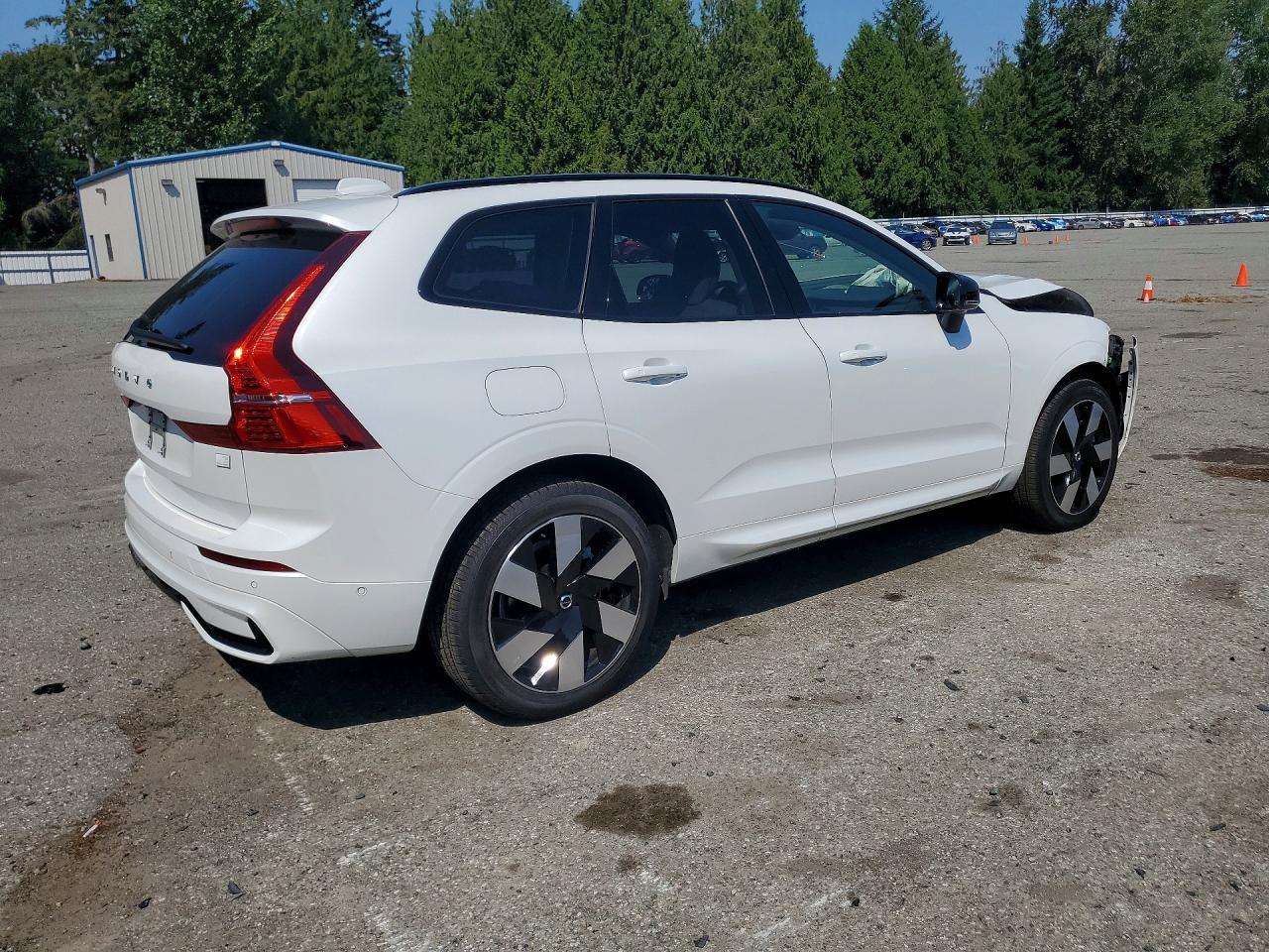 2024 Volvo Xc60 Plus - zdjęcie 3